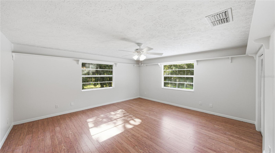 Plant City, Florida 33566, 5 Bedroom Bedrooms, ,3 Bathroombathrooms,Residential,For Sale,Trapnell,0,Mfrtb8541178