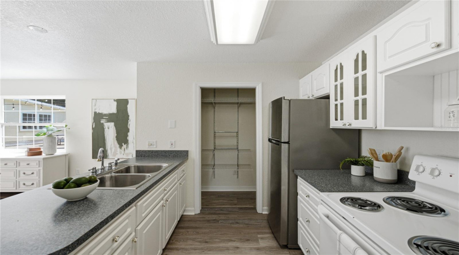Plant City, Florida 33566, 5 Bedroom Bedrooms, ,3 Bathroombathrooms,Residential,For Sale,Trapnell,0,Mfrtb8541178