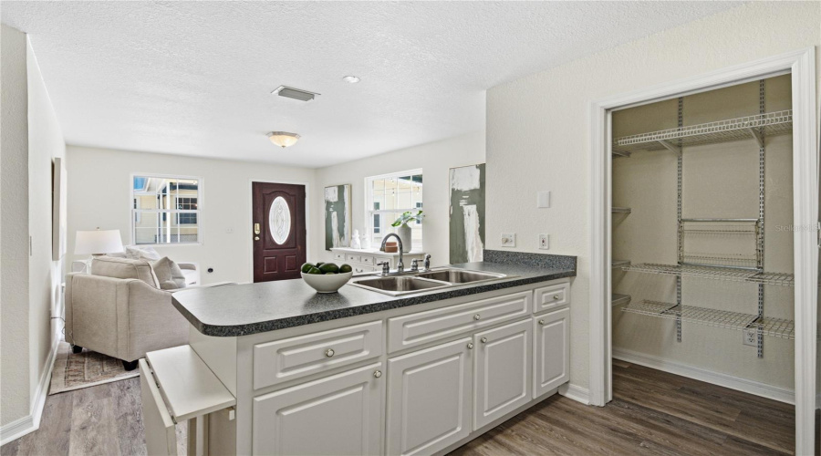 Plant City, Florida 33566, 5 Bedroom Bedrooms, ,3 Bathroombathrooms,Residential,For Sale,Trapnell,0,Mfrtb8541178