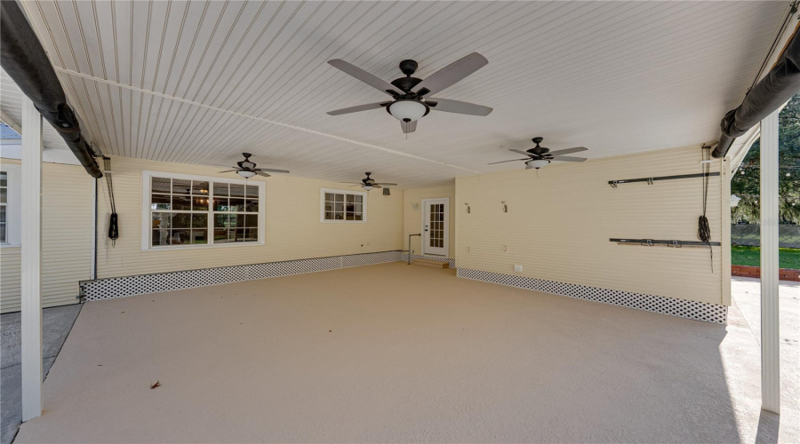 Plant City, Florida 33566, 5 Bedroom Bedrooms, ,3 Bathroombathrooms,Residential,For Sale,Trapnell,0,Mfrtb8541178