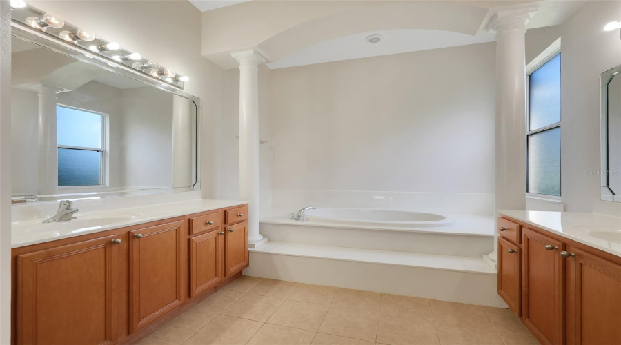 Clermont, Florida 34711, 4 Bedroom Bedrooms, ,3 Bathroombathrooms,Residential,For Sale,Nature Cove,0,Mfrg5115138