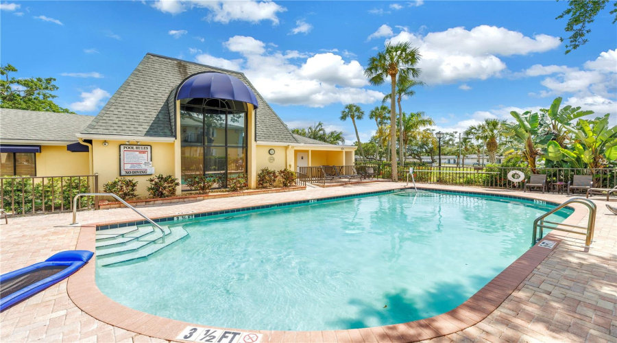 St Petersburg, Florida 33712, 1 Bedroom Bedrooms, ,1 Bathroombathrooms,Residential,For Sale,58Th,0,Mfrtb8500058