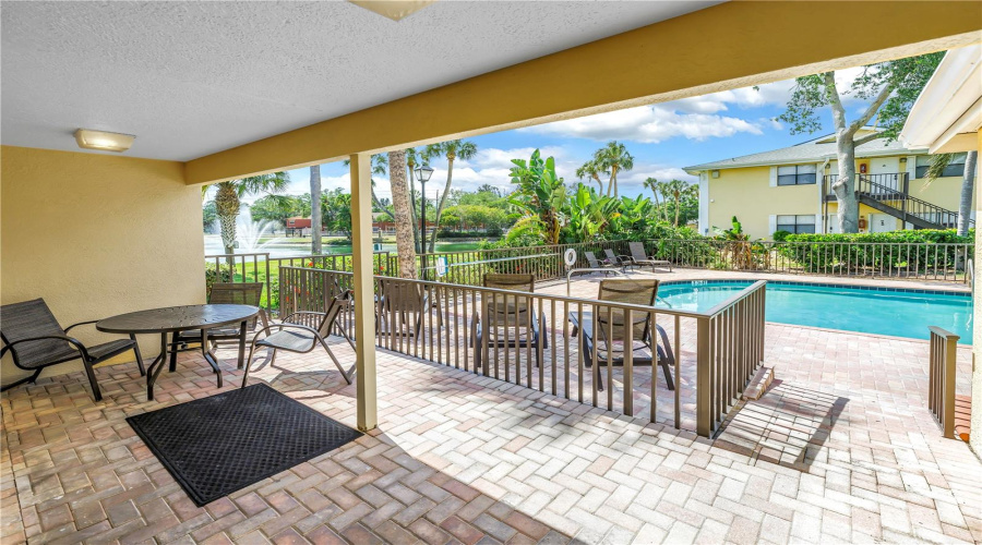 St Petersburg, Florida 33712, 1 Bedroom Bedrooms, ,1 Bathroombathrooms,Residential,For Sale,58Th,0,Mfrtb8500058