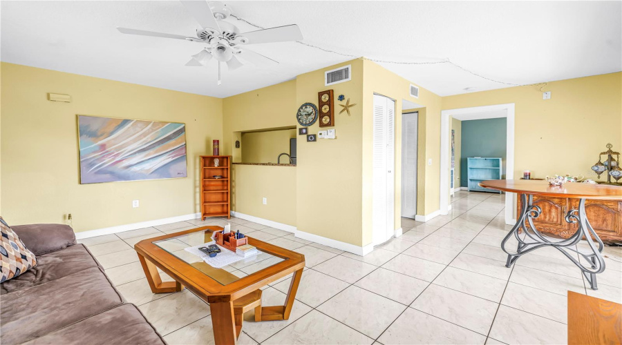 St Petersburg, Florida 33712, 1 Bedroom Bedrooms, ,1 Bathroombathrooms,Residential,For Sale,58Th,0,Mfrtb8500058