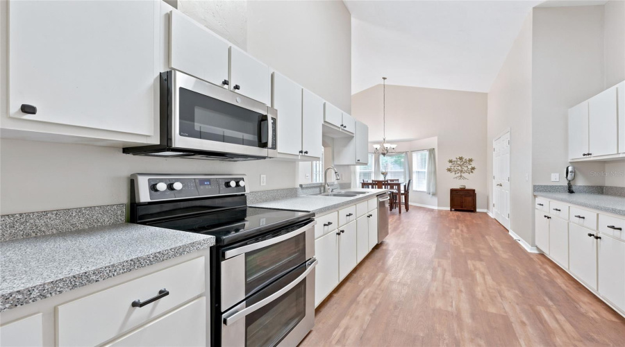 Gainesville, Florida 32608, 5 Bedroom Bedrooms, ,2 Bathroombathrooms,Residential,For Sale,94Th,0,Mfrgc541798