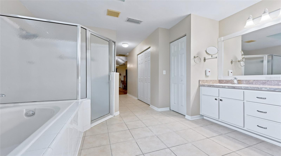 Gainesville, Florida 32608, 5 Bedroom Bedrooms, ,2 Bathroombathrooms,Residential,For Sale,94Th,0,Mfrgc541798