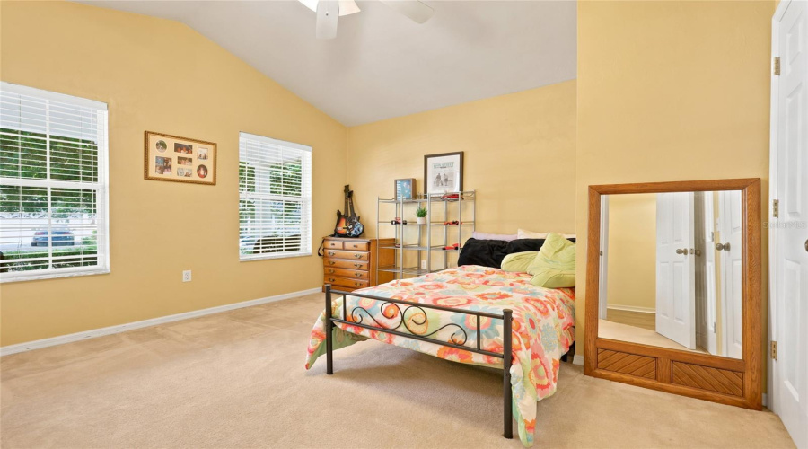 Gainesville, Florida 32608, 5 Bedroom Bedrooms, ,2 Bathroombathrooms,Residential,For Sale,94Th,0,Mfrgc541798