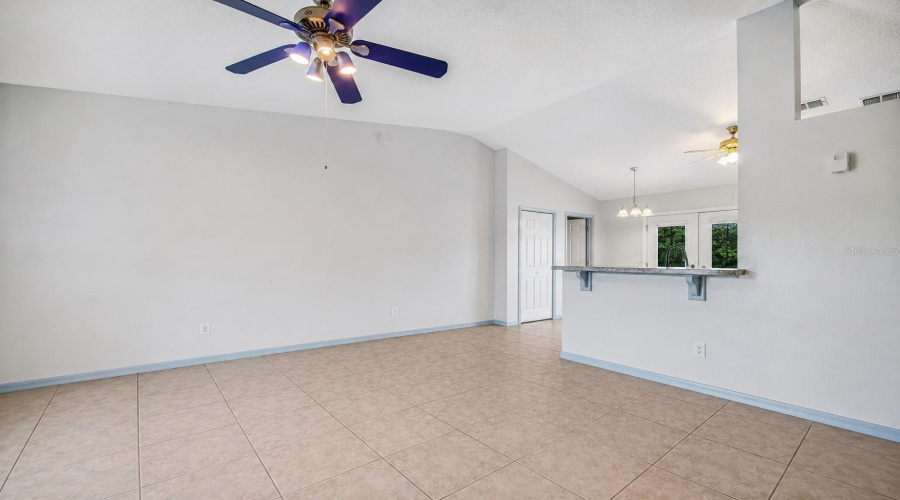 Deltona, Florida 32725, 3 Bedroom Bedrooms, ,2 Bathroombathrooms,Residential,For Sale,Trumbull,0,Mfro6434391