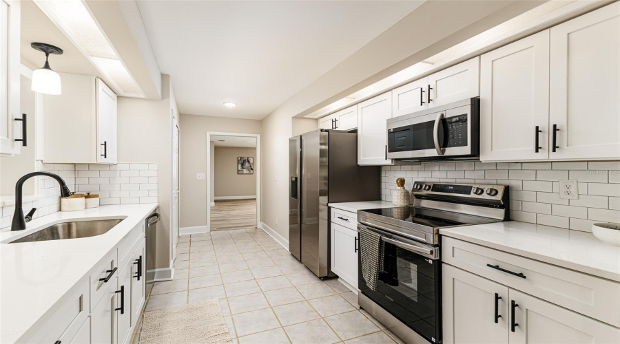 Lakeland, Florida 33811, 3 Bedroom Bedrooms, ,2 Bathroombathrooms,Residential,For Sale,Forestbrook,0,Mfrl4964429