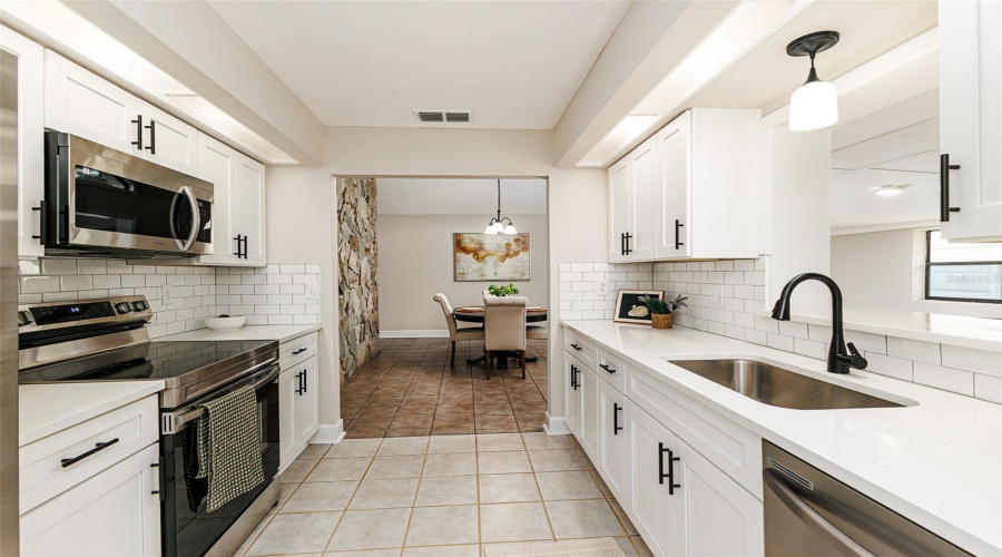 Lakeland, Florida 33811, 3 Bedroom Bedrooms, ,2 Bathroombathrooms,Residential,For Sale,Forestbrook,0,Mfrl4964429