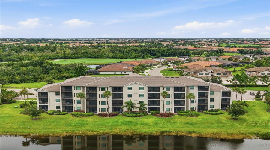 Lakewood Ranch, Florida 34211, 2 Bedroom Bedrooms, ,2 Bathroombathrooms,Residential,For Sale,Gawthrop,0,Mfra4702314