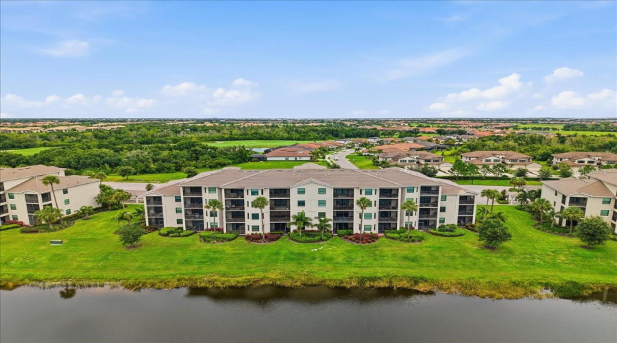 Lakewood Ranch, Florida 34211, 2 Bedroom Bedrooms, ,2 Bathroombathrooms,Residential,For Sale,Gawthrop,0,Mfra4702314