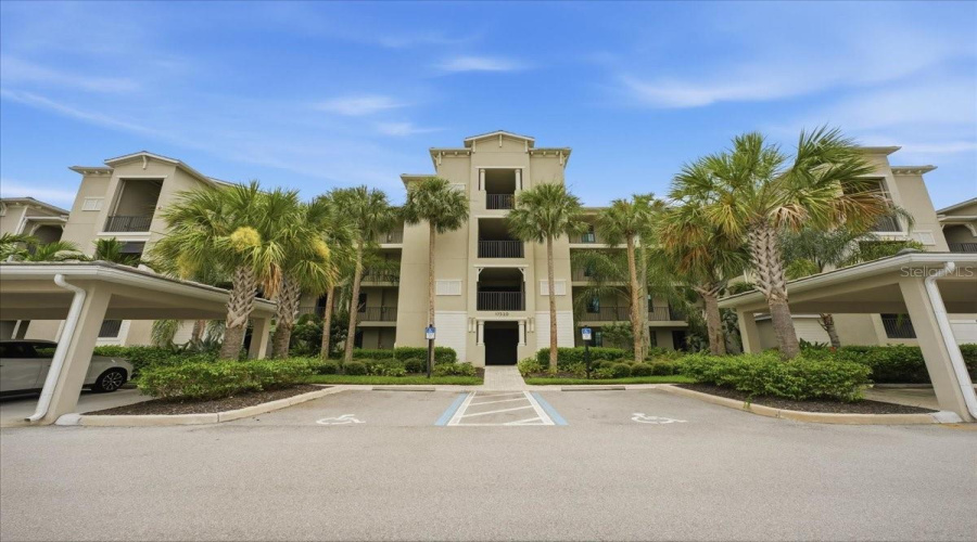 Lakewood Ranch, Florida 34211, 2 Bedroom Bedrooms, ,2 Bathroombathrooms,Residential,For Sale,Gawthrop,0,Mfra4702314