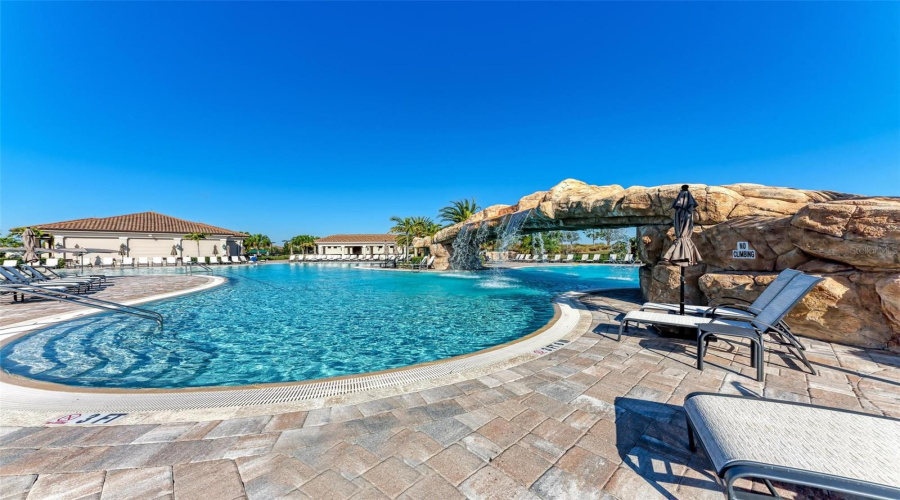 Lakewood Ranch, Florida 34211, 2 Bedroom Bedrooms, ,2 Bathroombathrooms,Residential,For Sale,Gawthrop,0,Mfra4702314
