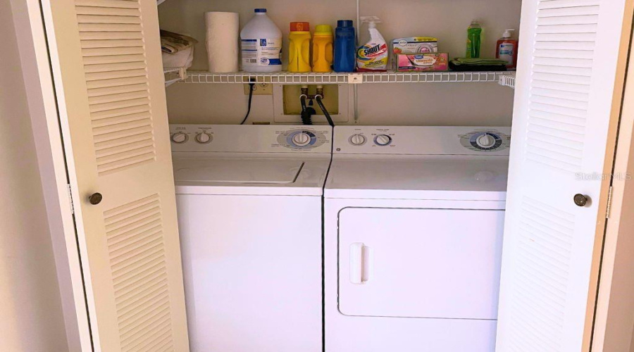 Laundry_3006Caringway_Portcharlotte_Stackedappliances.jpg