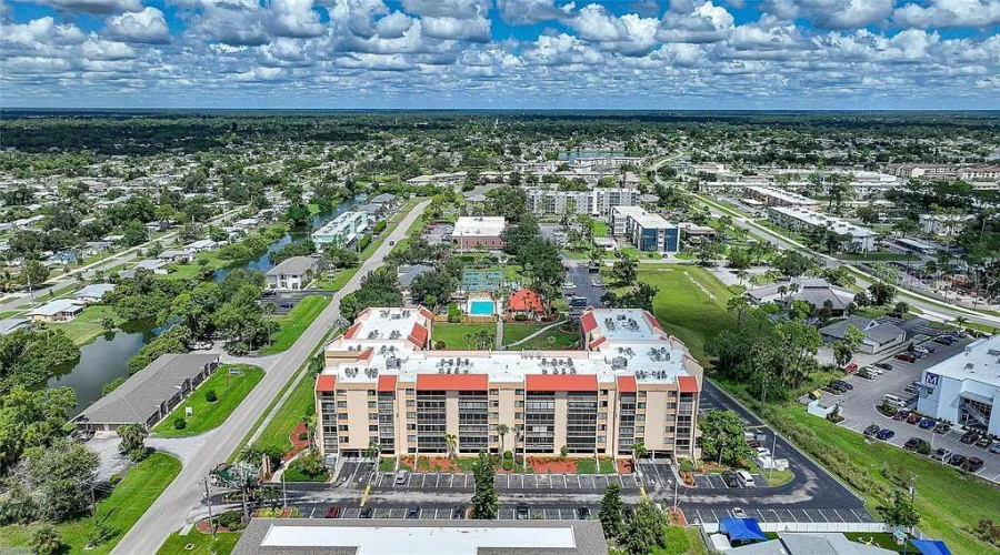 Aerial_3006Caringway_Portcharlotte_Communityamenities_Overhead.jpg