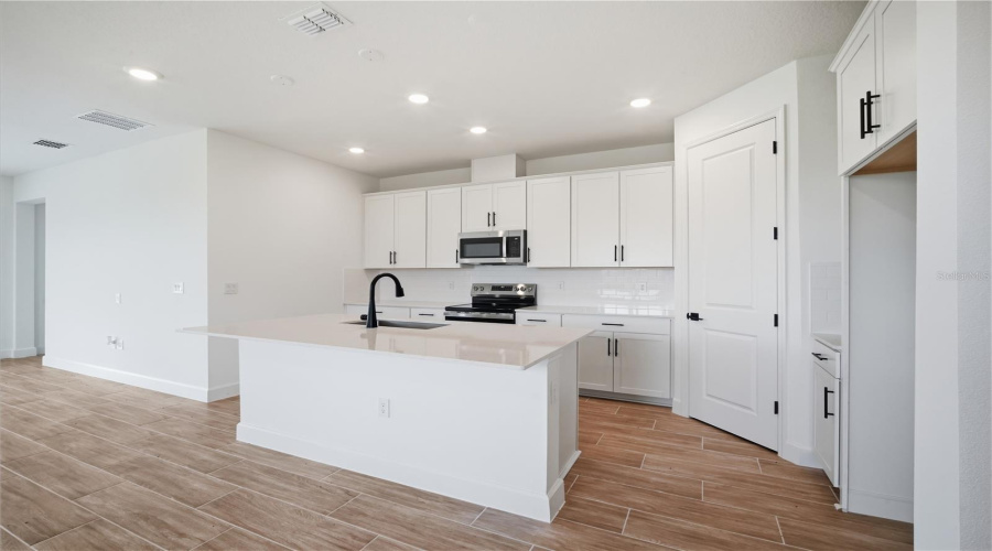 Weeki Wachee, Florida 34613, 3 Bedroom Bedrooms, ,2 Bathroombathrooms,Residential,For Sale,Players,0,Mfrs5127466