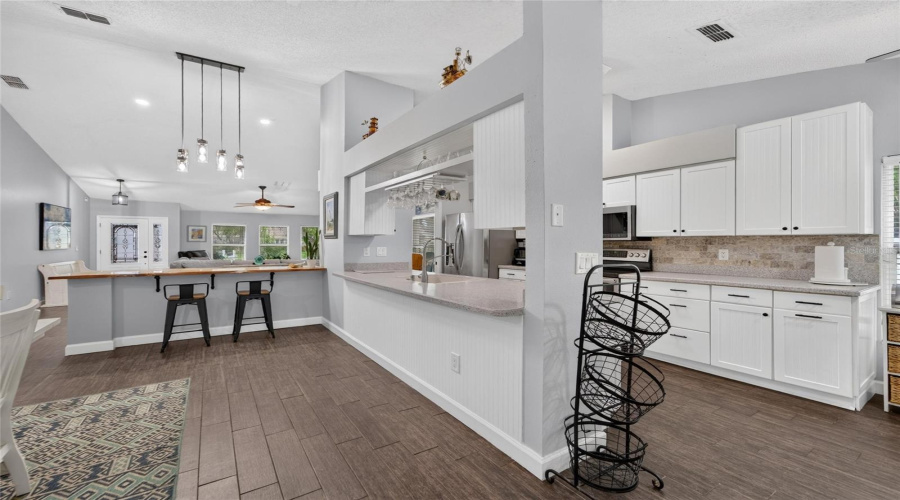 Tampa, Florida 33635, 3 Bedroom Bedrooms, ,2 Bathroombathrooms,Residential,For Sale,Steppingstone,0,Mfrtb8534804