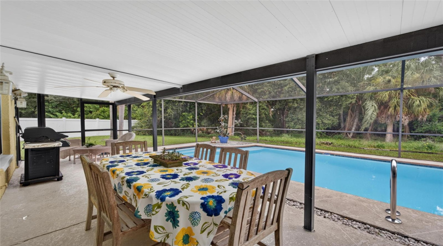 Tampa, Florida 33635, 3 Bedroom Bedrooms, ,2 Bathroombathrooms,Residential,For Sale,Steppingstone,0,Mfrtb8534804