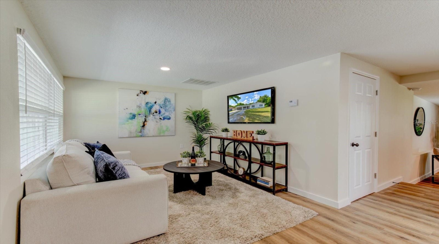 Debary, Florida 32713, 3 Bedroom Bedrooms, ,2 Bathroombathrooms,Residential,For Sale,Dahlia,0,Mfrv4950818