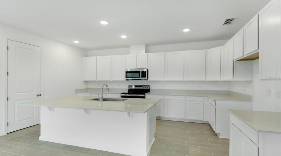 Deland, Florida 32720, 4 Bedroom Bedrooms, ,3 Bathroombathrooms,Residential,For Sale,Carnelian,0,Mfrs5153401
