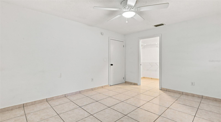Deltona, Florida 32725, 3 Bedroom Bedrooms, ,2 Bathroombathrooms,Residential,For Sale,De Carlo,0,Mfrv4950861