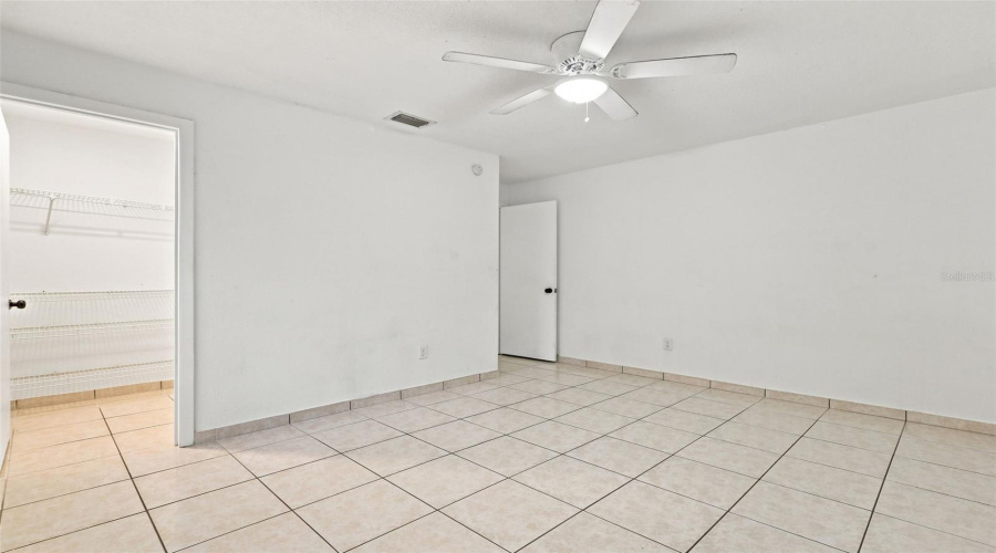 Deltona, Florida 32725, 3 Bedroom Bedrooms, ,2 Bathroombathrooms,Residential,For Sale,De Carlo,0,Mfrv4950861