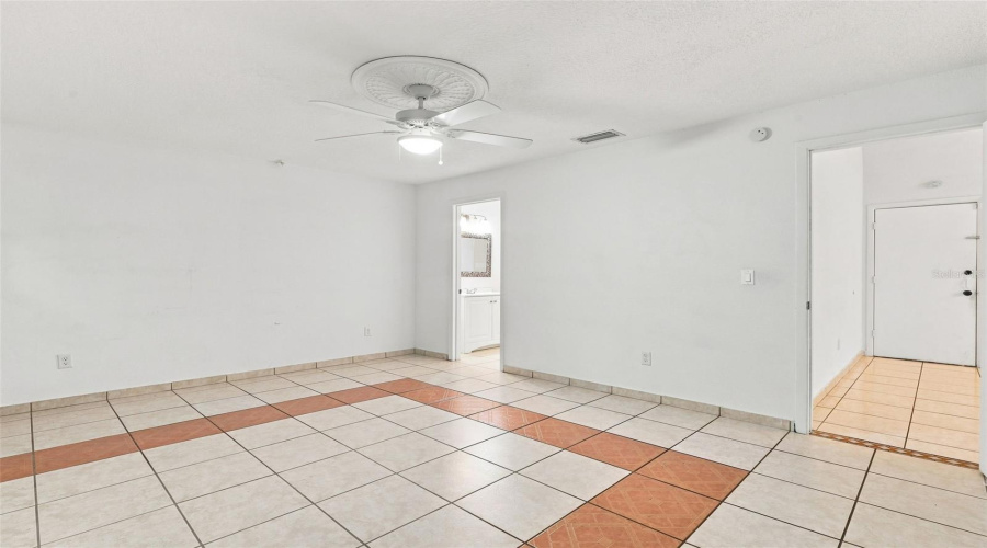 Deltona, Florida 32725, 3 Bedroom Bedrooms, ,2 Bathroombathrooms,Residential,For Sale,De Carlo,0,Mfrv4950861