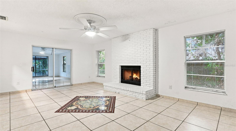 Deltona, Florida 32725, 3 Bedroom Bedrooms, ,2 Bathroombathrooms,Residential,For Sale,De Carlo,0,Mfrv4950861