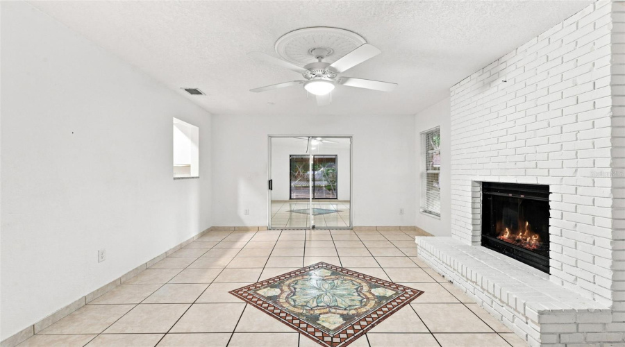 Deltona, Florida 32725, 3 Bedroom Bedrooms, ,2 Bathroombathrooms,Residential,For Sale,De Carlo,0,Mfrv4950861