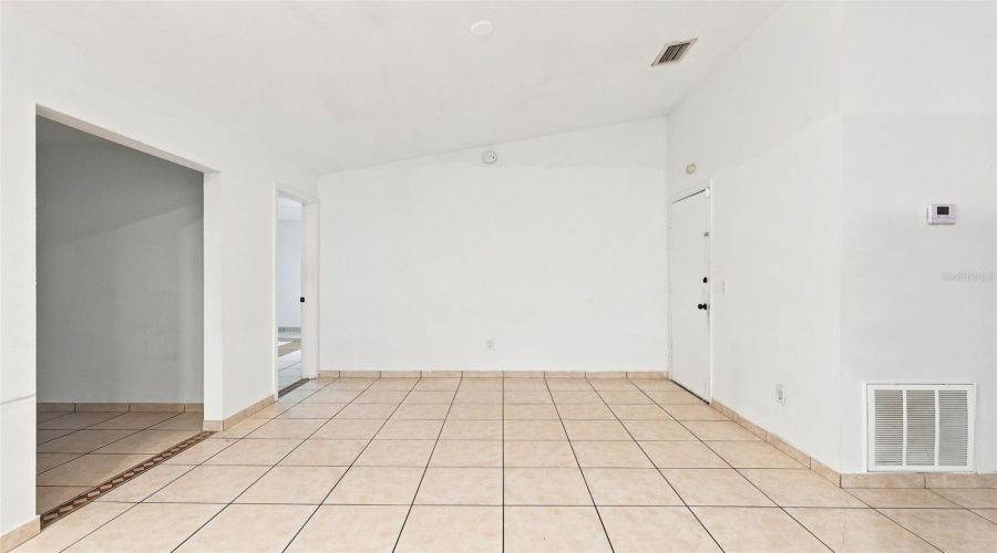 Deltona, Florida 32725, 3 Bedroom Bedrooms, ,2 Bathroombathrooms,Residential,For Sale,De Carlo,0,Mfrv4950861