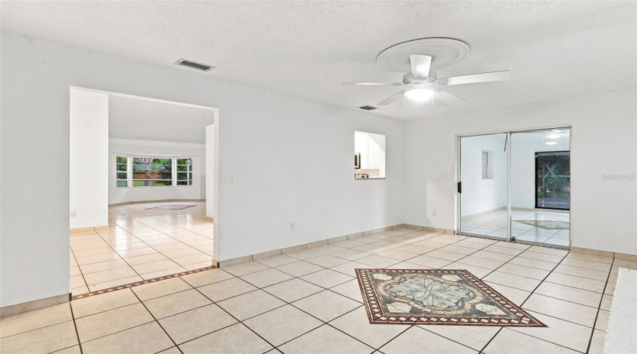 Deltona, Florida 32725, 3 Bedroom Bedrooms, ,2 Bathroombathrooms,Residential,For Sale,De Carlo,0,Mfrv4950861