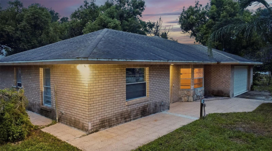 Deltona, Florida 32725, 3 Bedroom Bedrooms, ,2 Bathroombathrooms,Residential,For Sale,De Carlo,0,Mfrv4950861