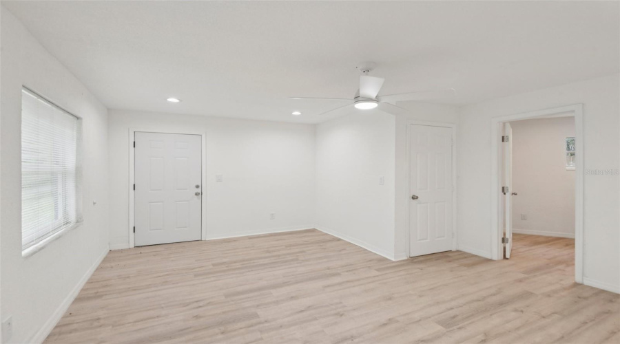 Tampa, Florida 33612, 5 Bedroom Bedrooms, ,2 Bathroombathrooms,Residential,For Sale,Mulberry,0,Mfrtb8413921