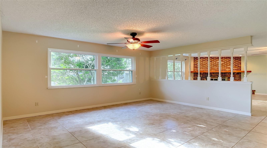 Orange City, Florida 32763, 3 Bedroom Bedrooms, ,2 Bathroombathrooms,Residential,For Sale,Oakwood,0,Mfrv4950266