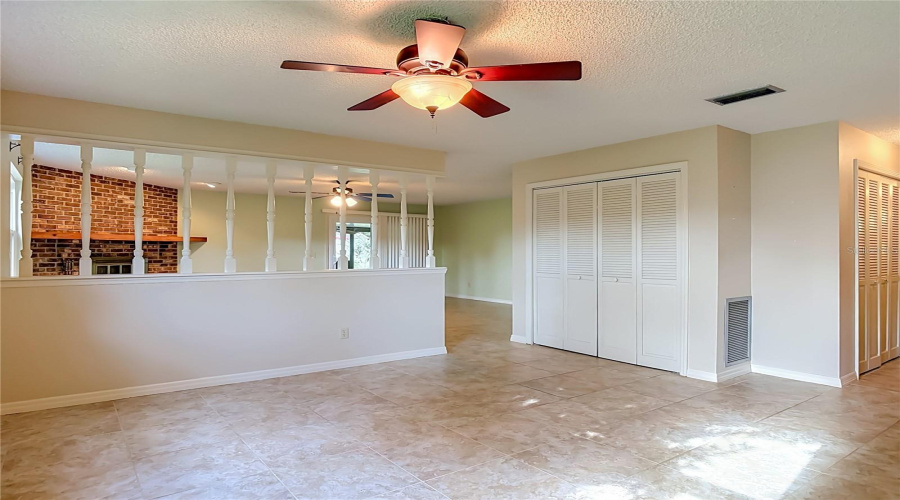 Orange City, Florida 32763, 3 Bedroom Bedrooms, ,2 Bathroombathrooms,Residential,For Sale,Oakwood,0,Mfrv4950266