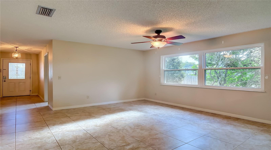Orange City, Florida 32763, 3 Bedroom Bedrooms, ,2 Bathroombathrooms,Residential,For Sale,Oakwood,0,Mfrv4950266