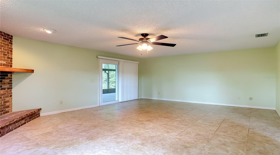 Orange City, Florida 32763, 3 Bedroom Bedrooms, ,2 Bathroombathrooms,Residential,For Sale,Oakwood,0,Mfrv4950266