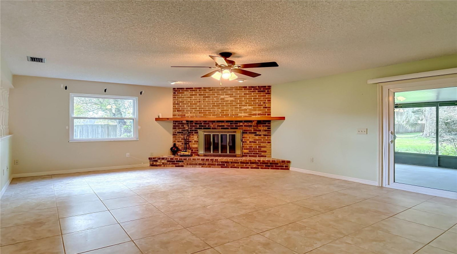 Orange City, Florida 32763, 3 Bedroom Bedrooms, ,2 Bathroombathrooms,Residential,For Sale,Oakwood,0,Mfrv4950266