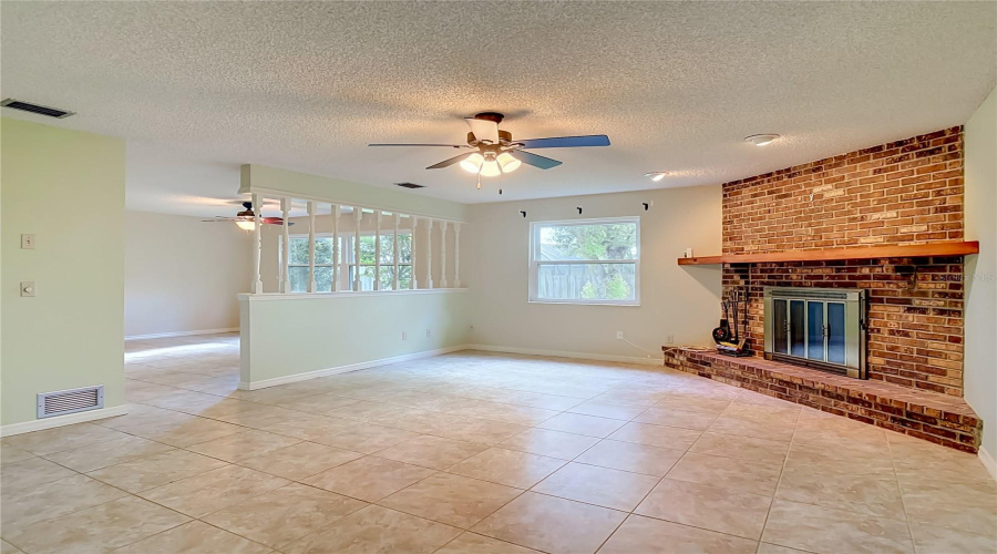Orange City, Florida 32763, 3 Bedroom Bedrooms, ,2 Bathroombathrooms,Residential,For Sale,Oakwood,0,Mfrv4950266