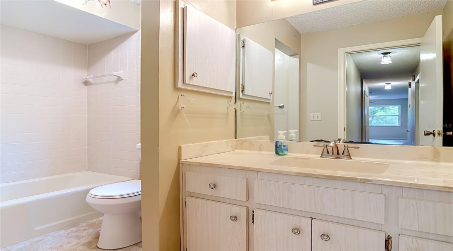 Orange City, Florida 32763, 3 Bedroom Bedrooms, ,2 Bathroombathrooms,Residential,For Sale,Oakwood,0,Mfrv4950266