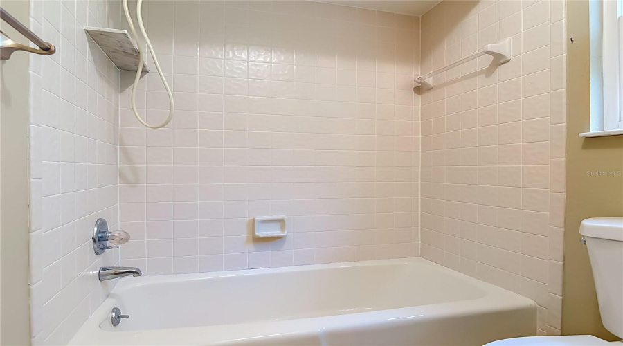 Orange City, Florida 32763, 3 Bedroom Bedrooms, ,2 Bathroombathrooms,Residential,For Sale,Oakwood,0,Mfrv4950266