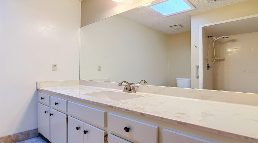 Orange City, Florida 32763, 3 Bedroom Bedrooms, ,2 Bathroombathrooms,Residential,For Sale,Oakwood,0,Mfrv4950266