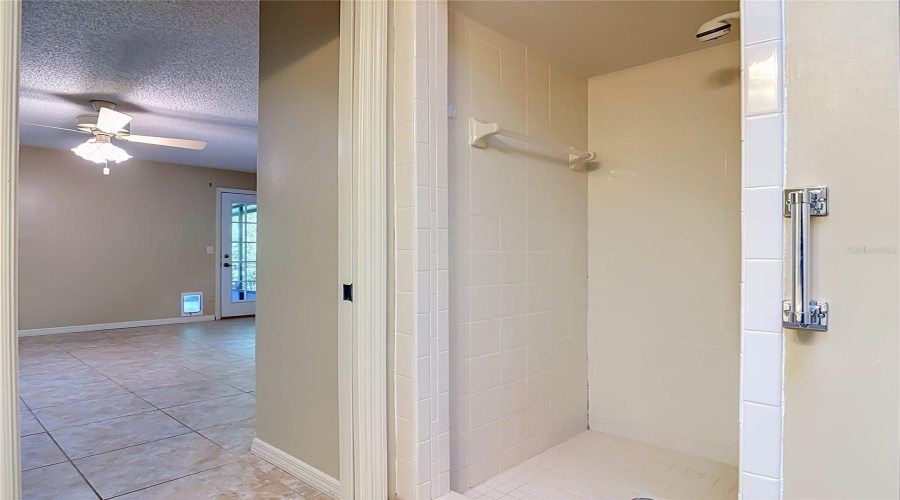 Orange City, Florida 32763, 3 Bedroom Bedrooms, ,2 Bathroombathrooms,Residential,For Sale,Oakwood,0,Mfrv4950266