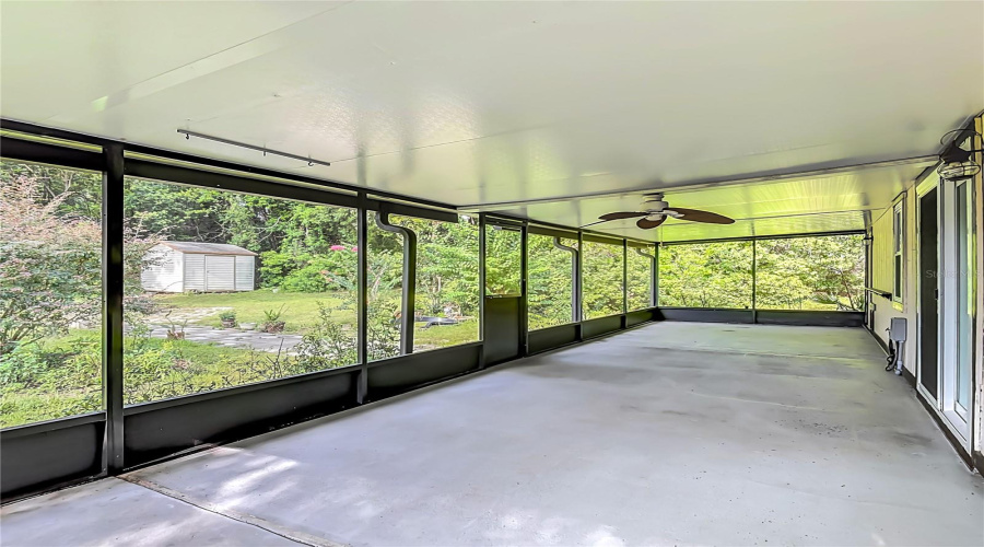 Orange City, Florida 32763, 3 Bedroom Bedrooms, ,2 Bathroombathrooms,Residential,For Sale,Oakwood,0,Mfrv4950266