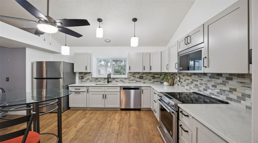 Lake Mary, Florida 32746, 3 Bedroom Bedrooms, ,2 Bathroombathrooms,Residential,For Sale,Tomlinson,0,Mfro6428268
