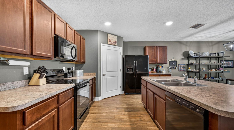 Zephyrhills, Florida 33541, 4 Bedroom Bedrooms, ,2 Bathroombathrooms,Residential,For Sale,Hillbrook,0,Mfrtb8539585