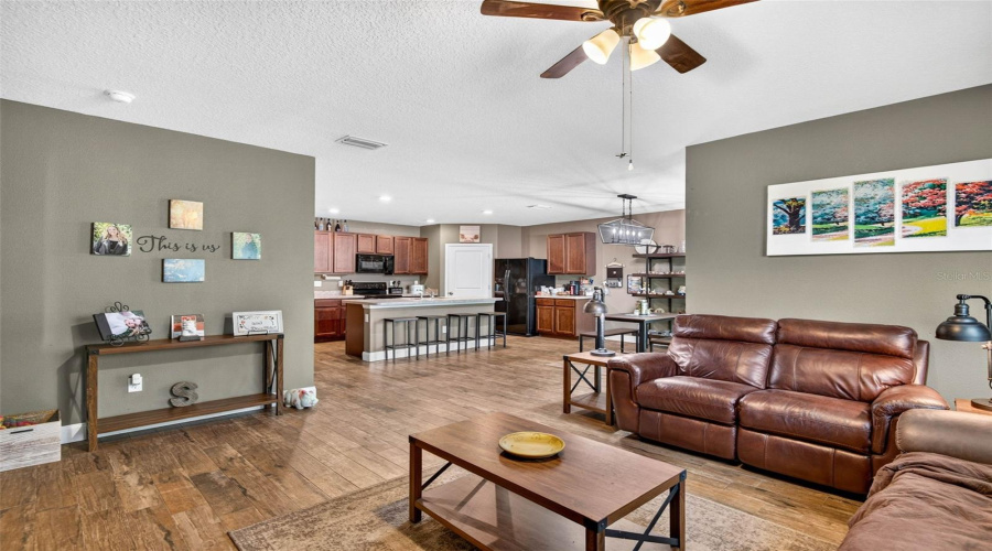 Zephyrhills, Florida 33541, 4 Bedroom Bedrooms, ,2 Bathroombathrooms,Residential,For Sale,Hillbrook,0,Mfrtb8539585