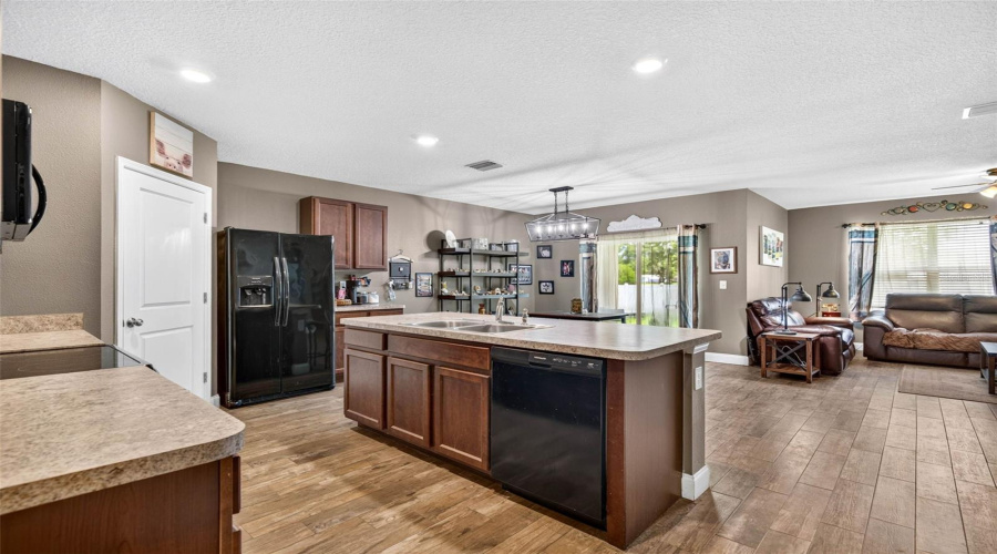 Zephyrhills, Florida 33541, 4 Bedroom Bedrooms, ,2 Bathroombathrooms,Residential,For Sale,Hillbrook,0,Mfrtb8539585