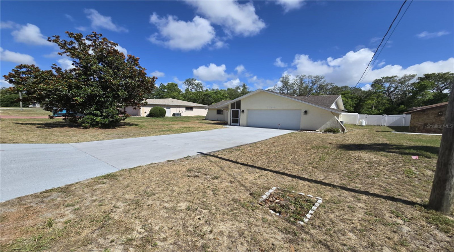 Spring Hill, Florida 34606, 3 Bedroom Bedrooms, ,2 Bathroombathrooms,Residential,For Sale,Lindhurst,0,Mfrtb8521983